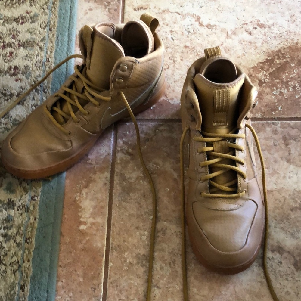 good condition. brown nike size 9.5 used